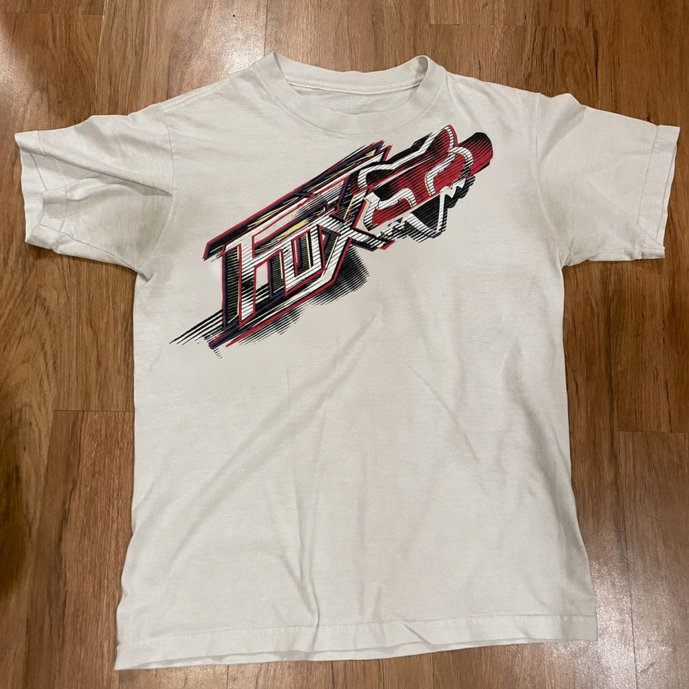 Camiseta branca FOX RACING esticada, estampa completa